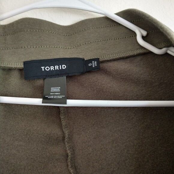 Torrid Size Medium (0) Green Sweat Pants excellent condition - Picture 4 of 4